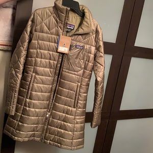 Women’s Patagonia Radalie Parka jacket, size small. New with tags!